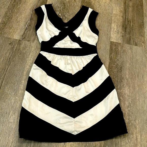 Bisou Bisou Dresses & Skirts - Bisou Bisou Black and White Business Dress Size 4 Elegant Women’s SKU #A007